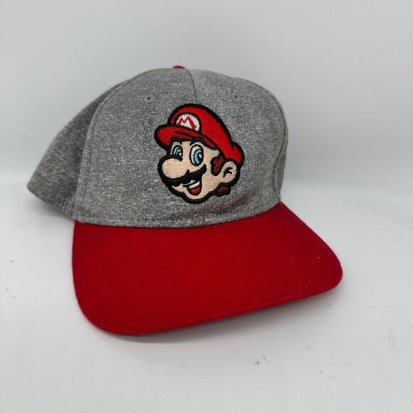 Super Mario 2018 Nintendo Gray and Red Snap Back Hat 115665 - Picture 1 of 11